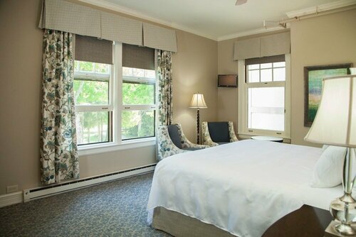 The Inn At Stonecliffe, Varaa Hotelli 4 tähden hotellit kohteessa Michigan, 4*