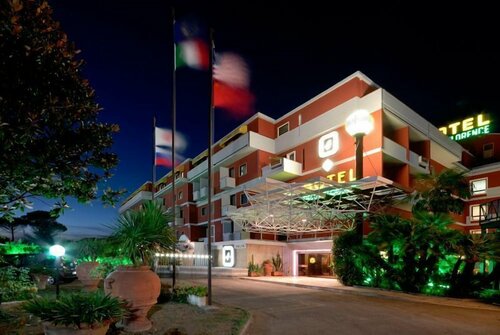 Hotel Delta Florence, Брондау Қонақ үй Calenzano қаласындағы жүзу бассейні бар қонақ үйлер, Жүзу бассейні