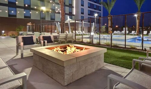 Hampton Inn & Suites Las Vegas Convention Center - No Resort Fee, Buchen Sie Resort 3-Sterne-Hotels in Paradise., 3*