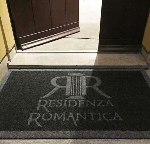 Residenza Domizia Smart Design, Забронировать Отель Спанья Рим, рядом с Театр Арджентина