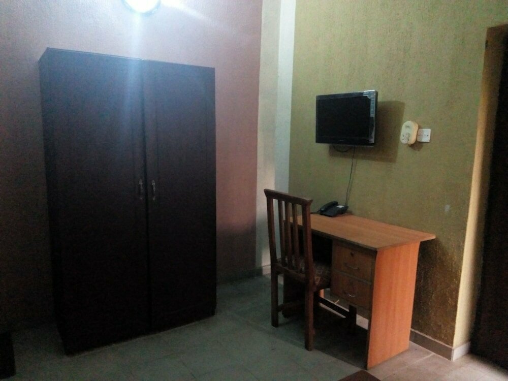Prowess Hotel and Suites