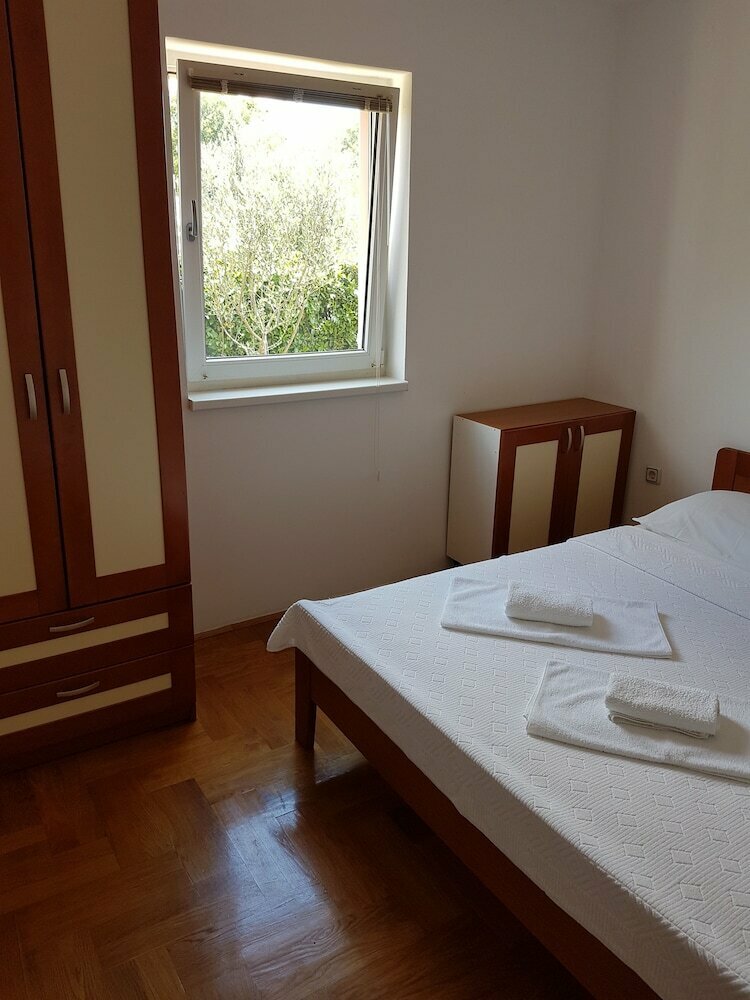 Apartments Dunja Malinska