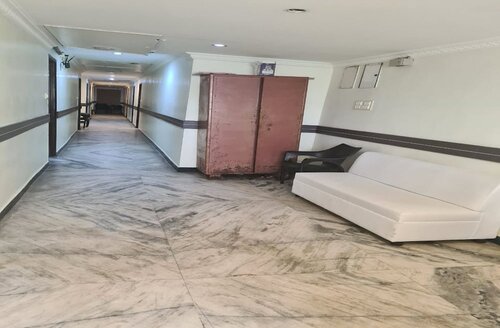Hotel Nadaradjane Residency, Varaa Hotelli Hotellit Tamil Nadu uima-altaalla, Uima-allas