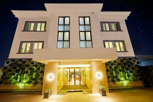 The Yacht Hotel, Rezerwuj Hotel Lekki Phase 1 