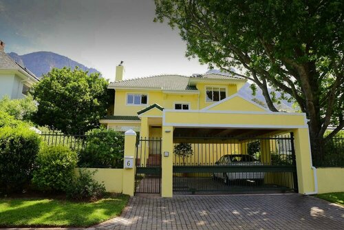 On Pinewood Guest House, Забронировать Гостевой дом Newlands Гудвуд