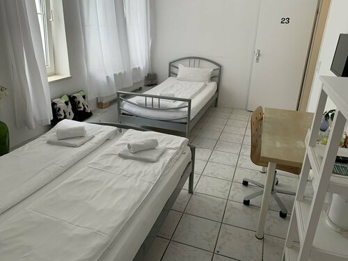 Hotel Capitol Zentrum - 24h, Забронировать Отель Отели Фридрихсхафен с парковкой, рядом с Фонтан Буххорн, Парковка