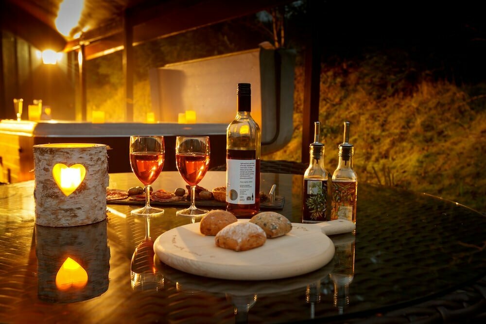 Upper Gelli Luxury Holiday Lodge, Converted Dairy & Cosy Shepherds Huts