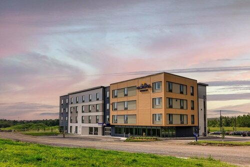 Microtel Inn & Suites by Wyndham Lachute, Buchen Sie Hotel Lachute Laurentians