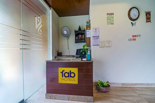 Fabhotel Merriment City, Забронировать Отель Нойда штат Уттар-Прадеш