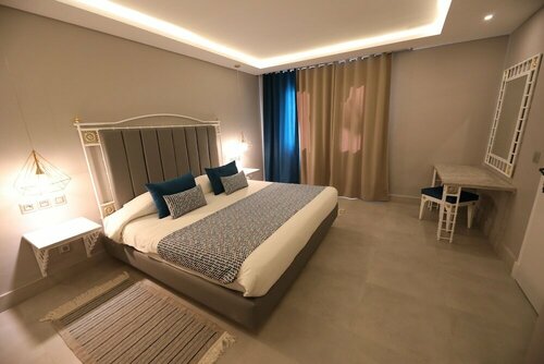 Suites Hôtel Les Charmilles & Spa, Забронировать Курортный отель Пляж Гаммарт 