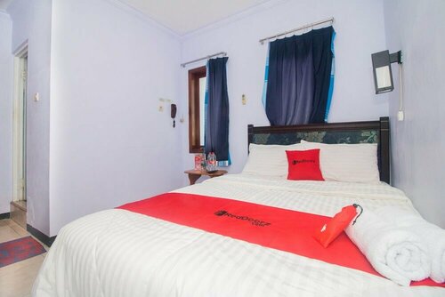RedDoorz near Pantai Boom, Réserver Hôtel Banyuwangi Java oriental