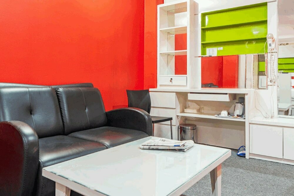 RedDoorz Plus near Chadstone Mall