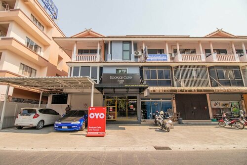 OYO 726 Sookjai Cafe and Hostel, Забронировать Хостел Отели провинции Чианг Мая с парковкой, Парковка