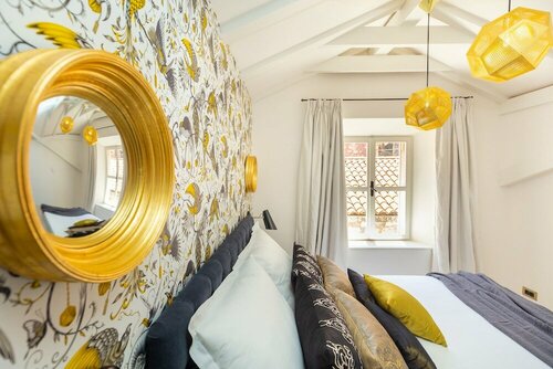Old Town House with Floor Heating & Lush Private Garden, Забронировать Дом для отпуска Виллы Региона Дубровника, Вилла