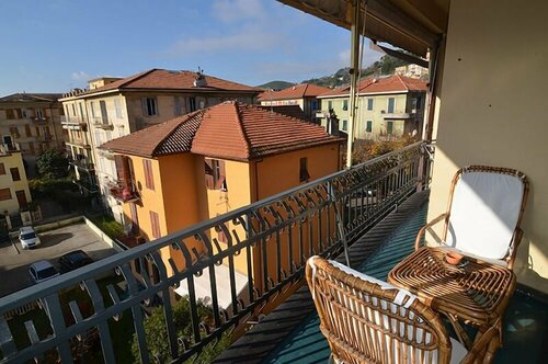 Levanto Rentals, Забронировать Отель Отели в центре Леванто, в центре