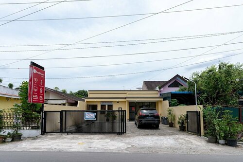RedDoorz @ Medan Johor 2, Đặt Khách sạn Medan Sumatra