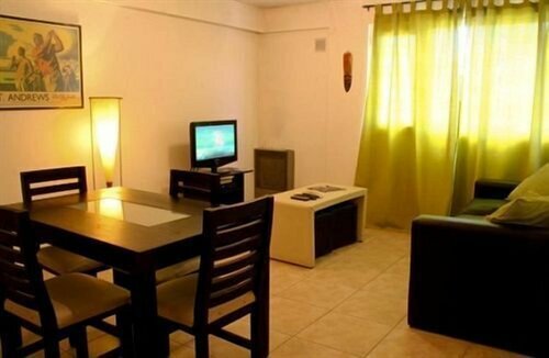 Departamentos Bariloche, Забронировать Отель Отели Рио-Негро с парковкой, Парковка