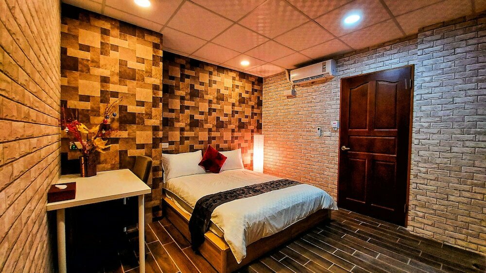 SUAO Backpackers
