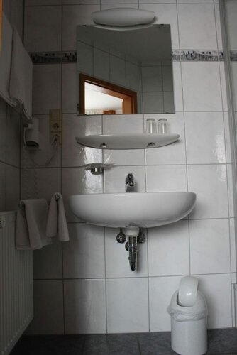 Hotel Küferschänke, Забронировать Отель Отели Зинсхайм 3 звезды, 3*