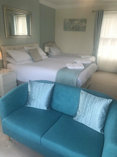 Rooms at The Highcliffe, Book Pension Aberporth 