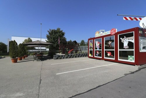 iQ-Hotel, Réserver Hôtel Hôtels à Langenau avec parking, Parking
