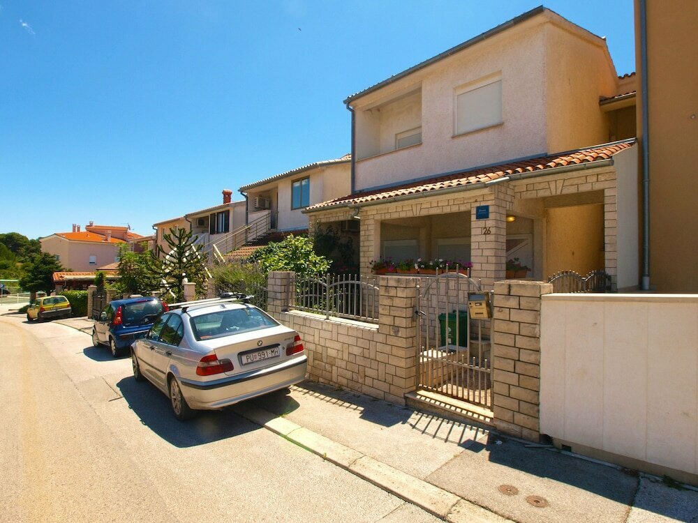 Lorena Apartments in Pula