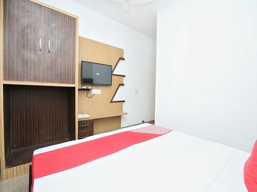 OYO 15863 Hotel Royal Vij, Забронировать Отель Амритсар штат Пенджаб, рядом с The Celebration Mall