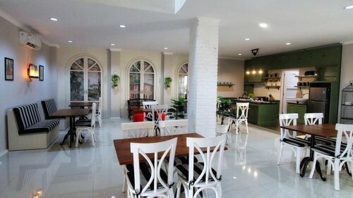 Omah Madam Bed & Breakfast, Réserver Maison d'hôtes Semarang Central Java, près de Gombel Golf
