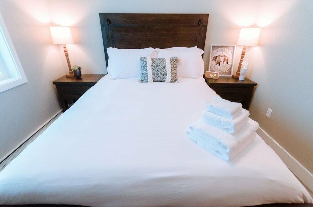 Colony Suites