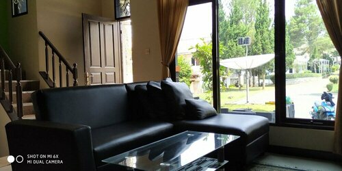 Villa Wahyu 3 Bedroom, Rezervați Vilă Vile în Cipanas, Vilă
