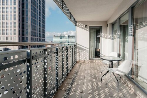 Oxygen Residence, Забронировать Апартаменты/квартира Отели Варшавы с парковкой, рядом с Высотное здание компании Warta, Парковка