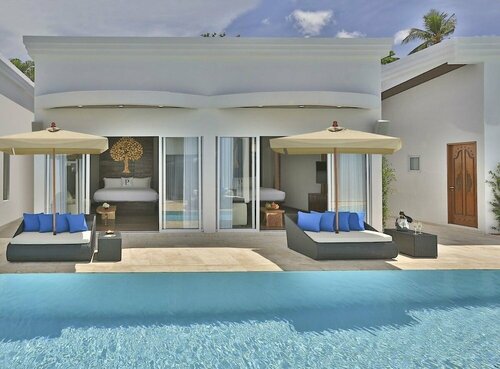 The Privilege Hotel Ezra Beach Club, Забронировать Отель Пляж Банг Рак 