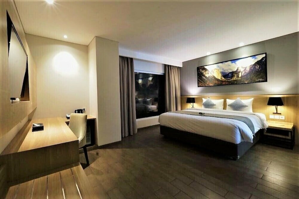 Hotel AYOLA Lippo Cikarang