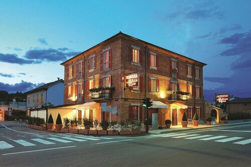 Madama Vigna, Rezervați Hotel Baldichieri Piemont