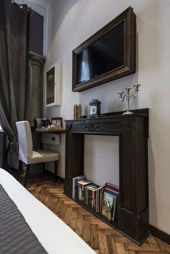 Vite Suites Guest House, Забронировать Гостевой дом Спанья Рим, рядом с Театр Арджентина