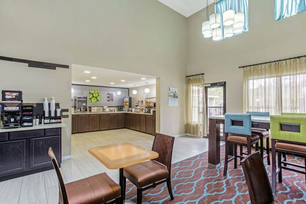 La Quinta Inn by Wyndham Moss Point - Pascagoula