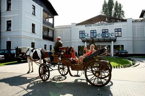 Hotel Uzdrowiskowy St George, Забронировать Отель Отели Куявско-Поморского воеводства 3 звезды, 3*