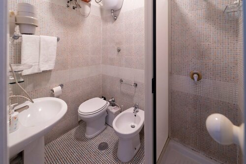 Mia Suites Hotel Bella Capri, Забронировать Отель Моло Беверелло Неаполь, рядом с Palazzo del Banco di Napoli