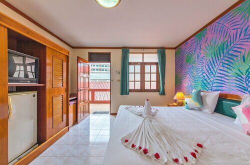 Panda Hotel（Patong Beach）, Забронировать Отель Недорогие отели Патонг-Бич, рядом с Торговый центр Jungceylon, недорого