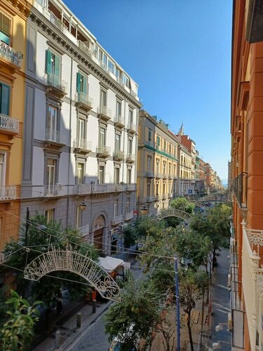 Domus Duomo B&B Napoli, Забронировать Отель «постель и завтрак» Отели Неаполя с парковкой, рядом с Капелла Св. Северо, Парковка