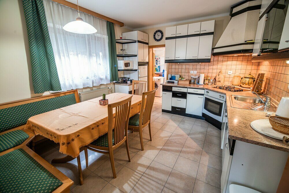 Three Bedroom Apartment Ana With hot tub