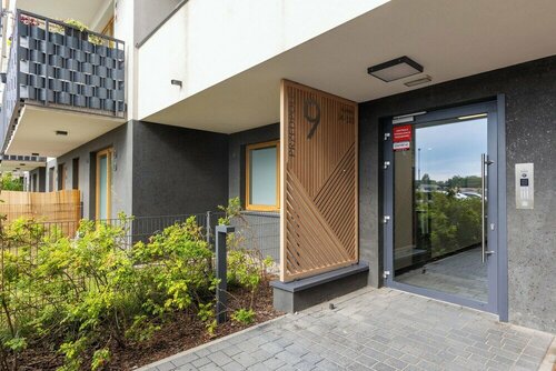Trendy Warsaw Apartment by Renters, Забронировать Апартаменты/квартира Отели Влохи с парковкой, Парковка