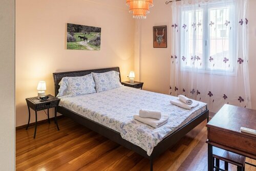 Erika's Oasis - Stylish Living in the Heart of History, Забронировать Апартаменты/квартира Каламата Messinia