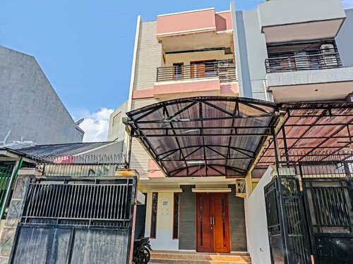 Super Oyo 91535 J&b Rooms Tomang, Book Hotel Jakarta Jakarta provinsen