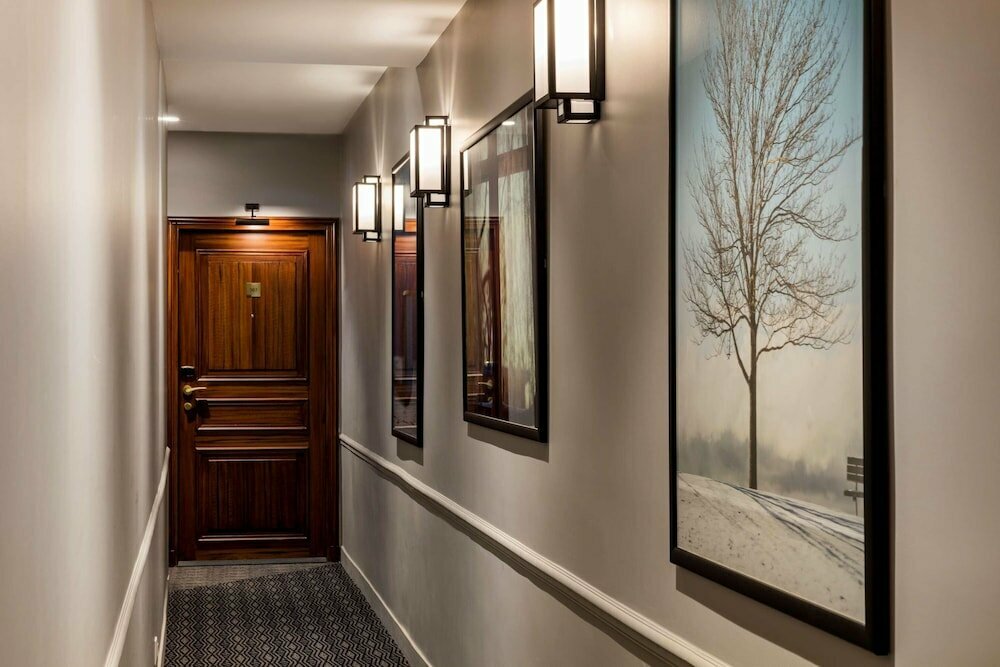 Mayflower Hotel