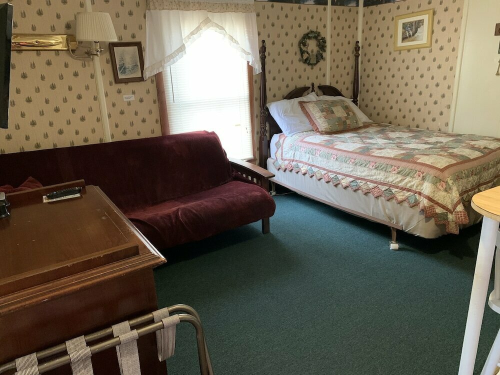 carrollmotel and cottages