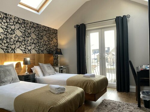 Number One Hundred Bed And Breakfast, Забронировать Отель «постель и завтрак» Кардифф Гламорган, рядом с Университет Южного Уэльса, Кардиффский кампус