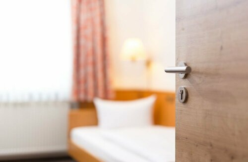 Hotel Pfälzer Wald, Забронировать Отель Бад-Бергцаберн Wine Route