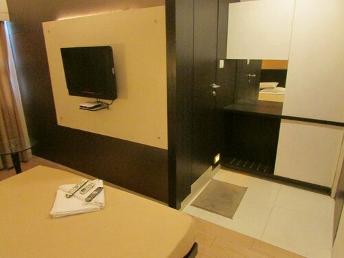 Capital O 74167 Hotel Mourya Residency, Забронировать Отель Тхана Mumbai Region