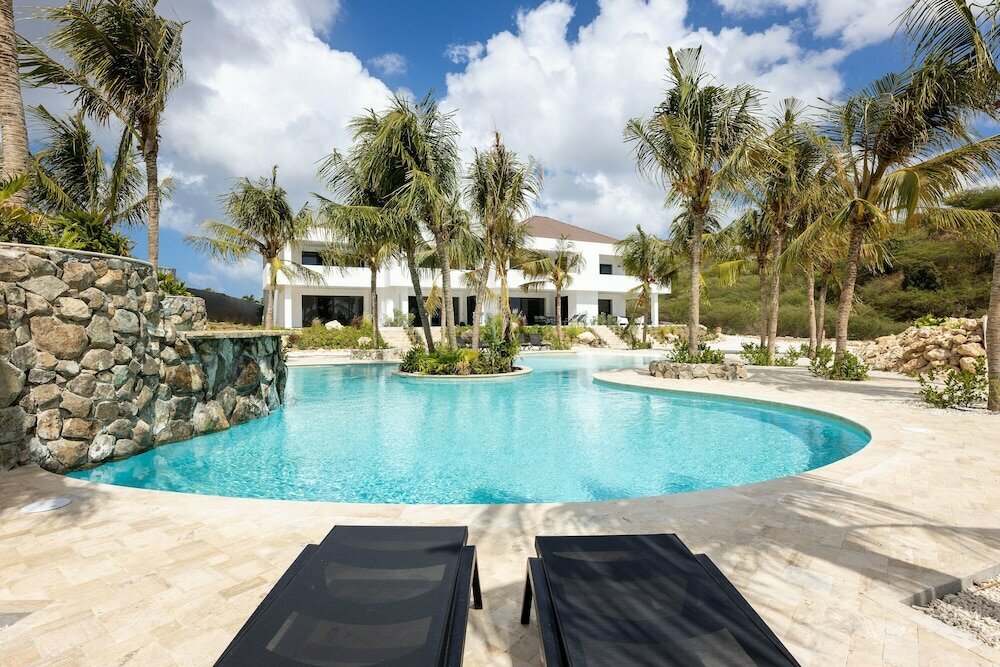 The Reef 28 Blue Bay Curacao